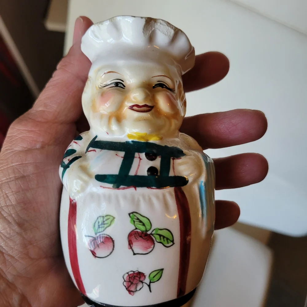 Vintage Kitschy Royal Sealy (?) Jolly Chef Salt or Pepper Shaker~Anthropomorphic
